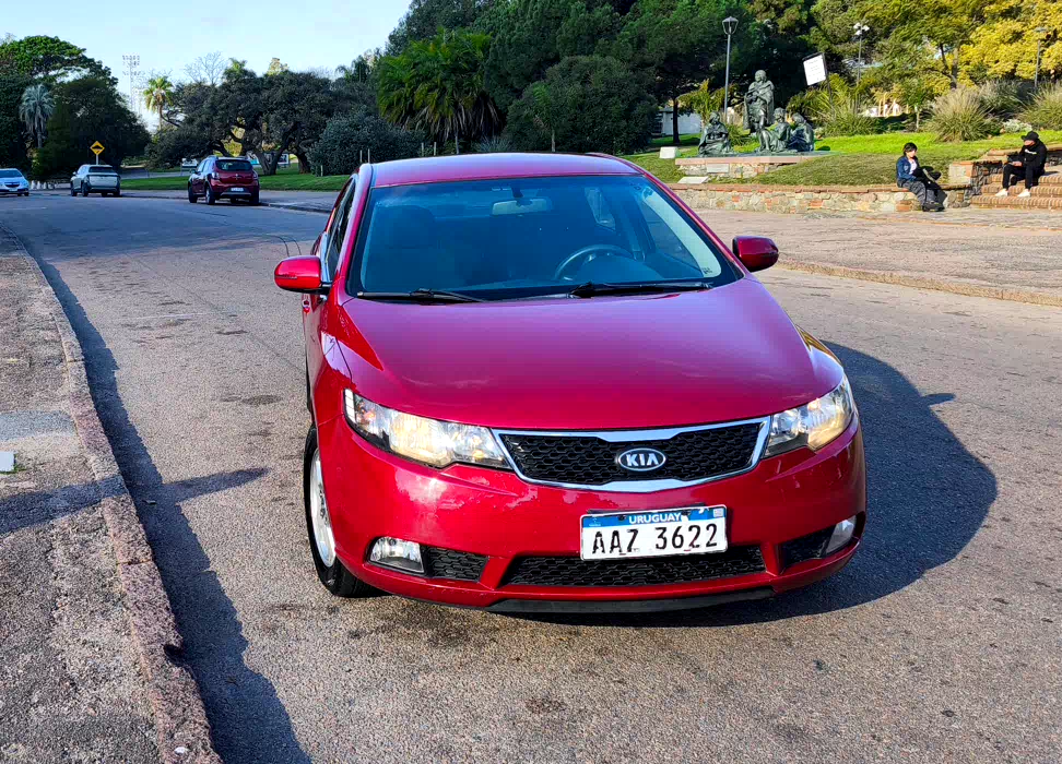 Kia Cerato 2012 miniatura 4