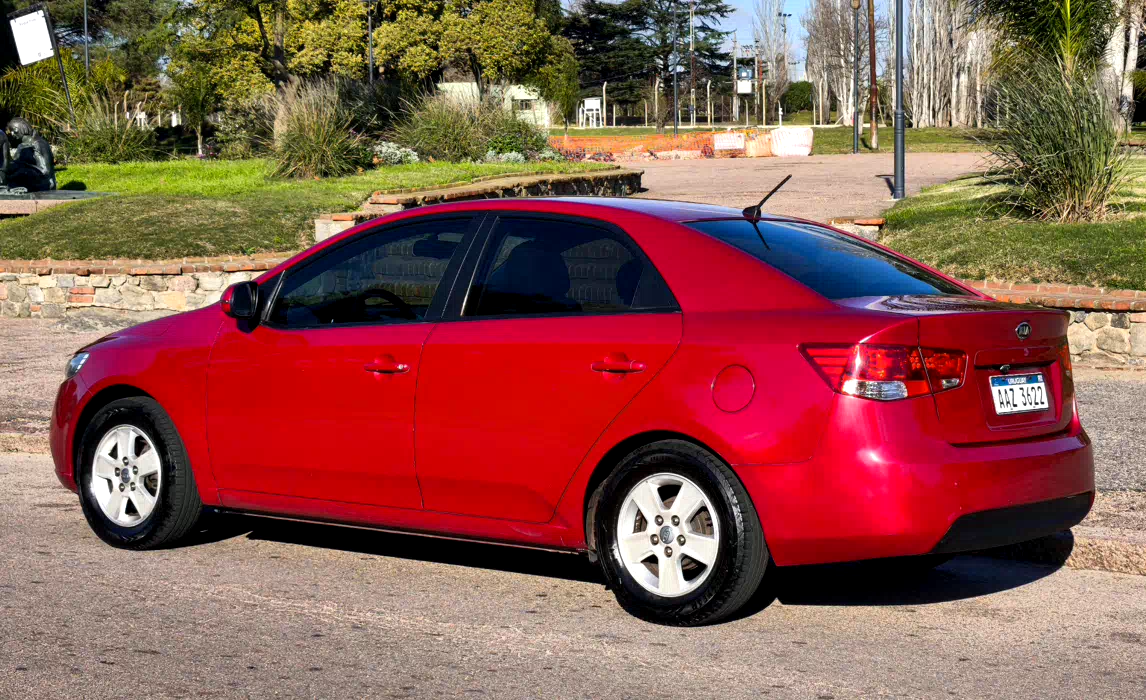Kia Cerato 2012 miniatura 2