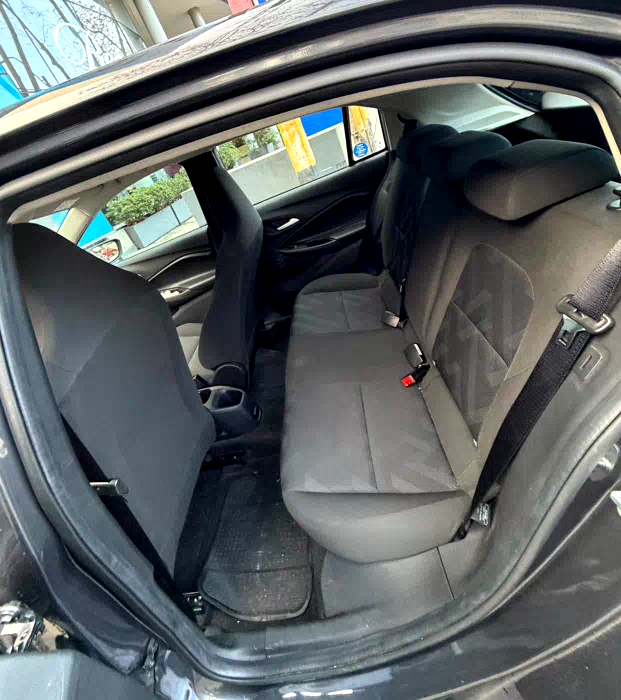 Vendo auto Chevrolet Ónix año 2026 miniatura 6