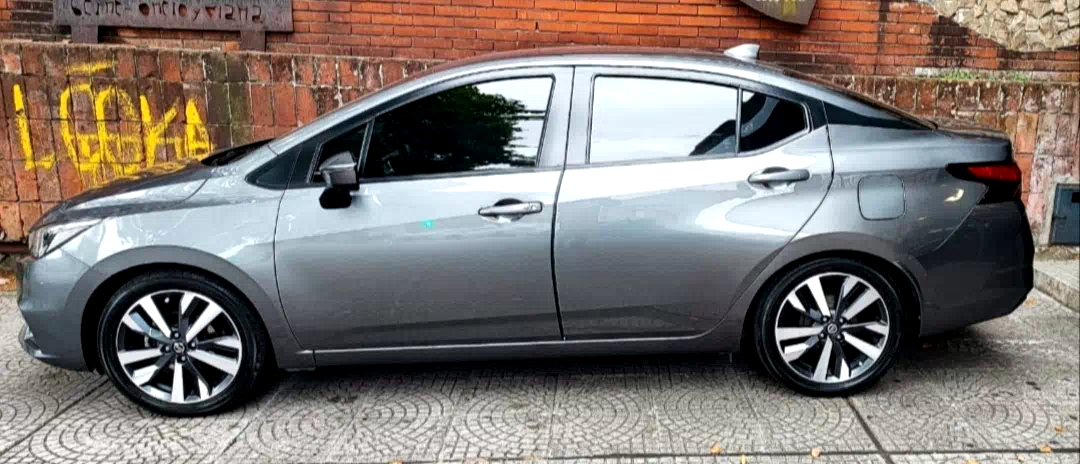 Nissan New Versa 2022 Exclusive tope de gamma - foto 1