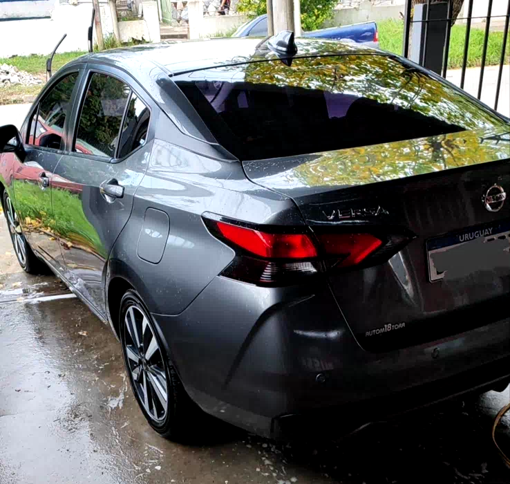 Nissan New Versa 2022 Exclusive tope de gamma miniatura 2